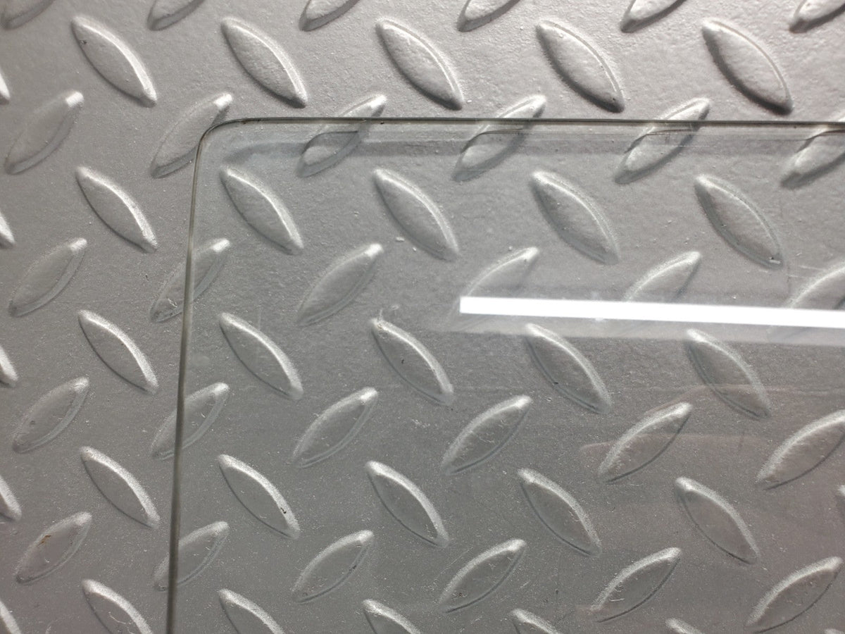 50661 Mercedes-Benz W108 280SE 3.5 Front Right Door Window Glass
