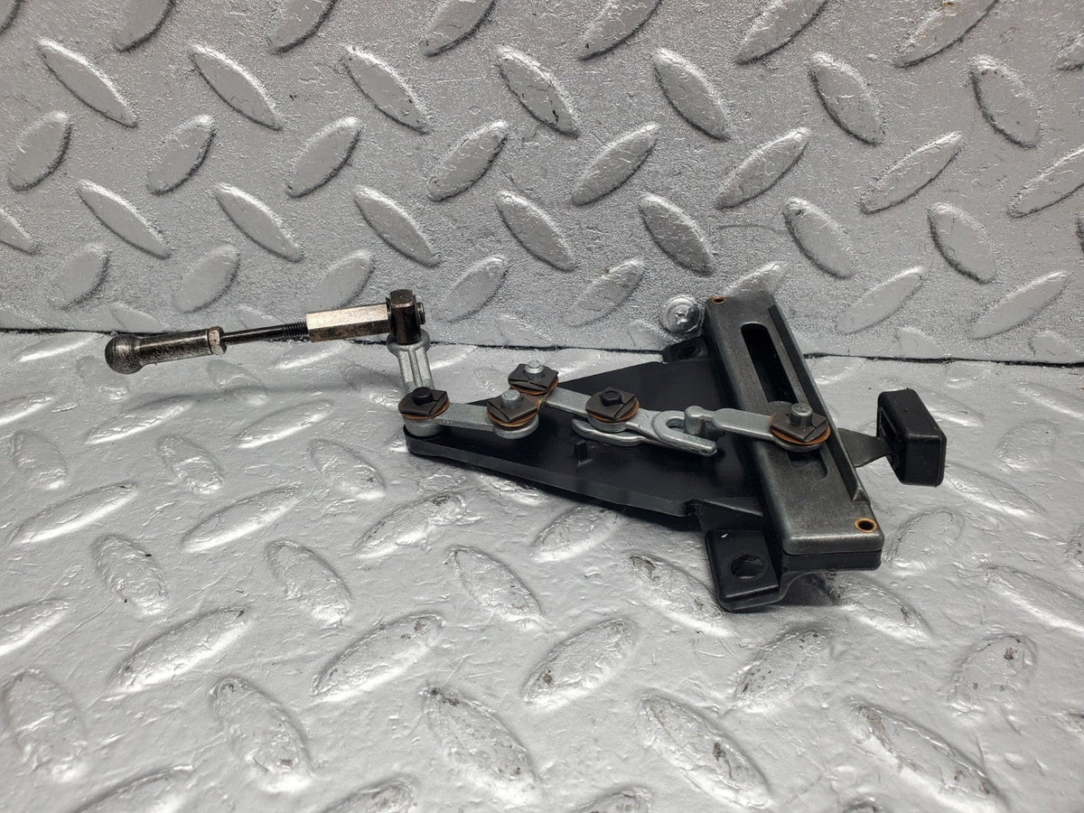 50036 Mercedes-Benz R107 380SL Air Vent Control Lever Centre