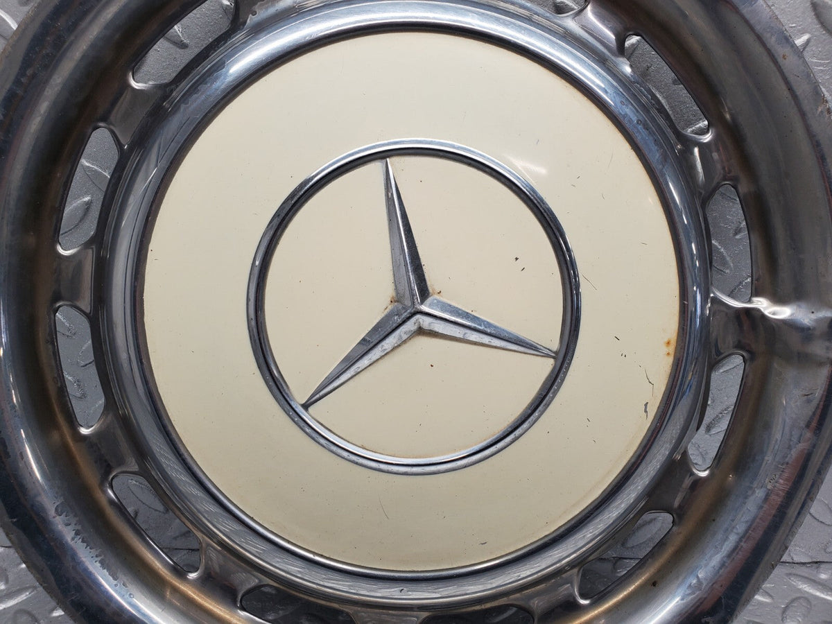 48352 Mercedes-Benz Wheel Trim Hub Cap 14"