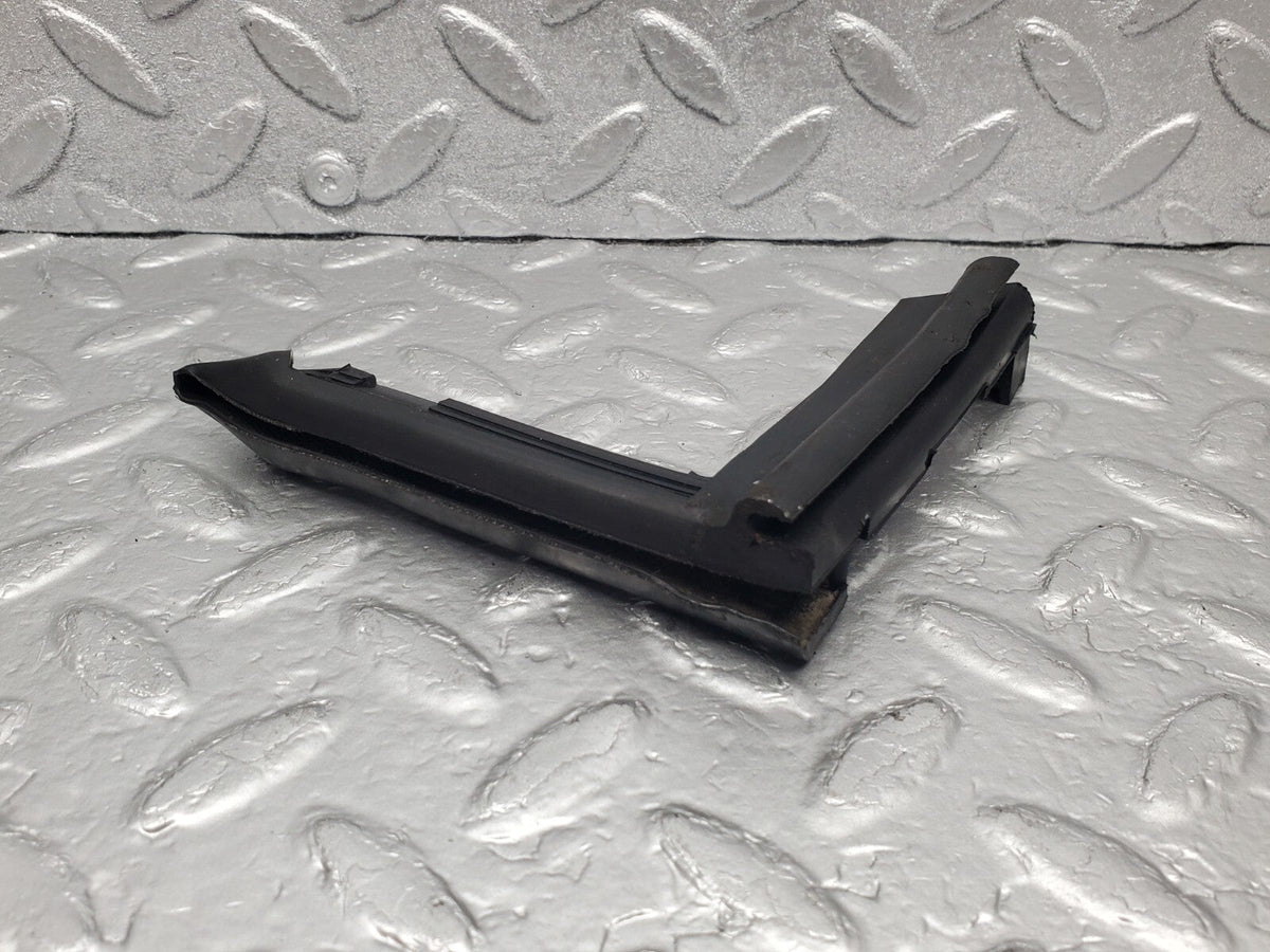 48221 Mercedes-Benz C107 R107 Front Right Rubber Window Guide A1077250225