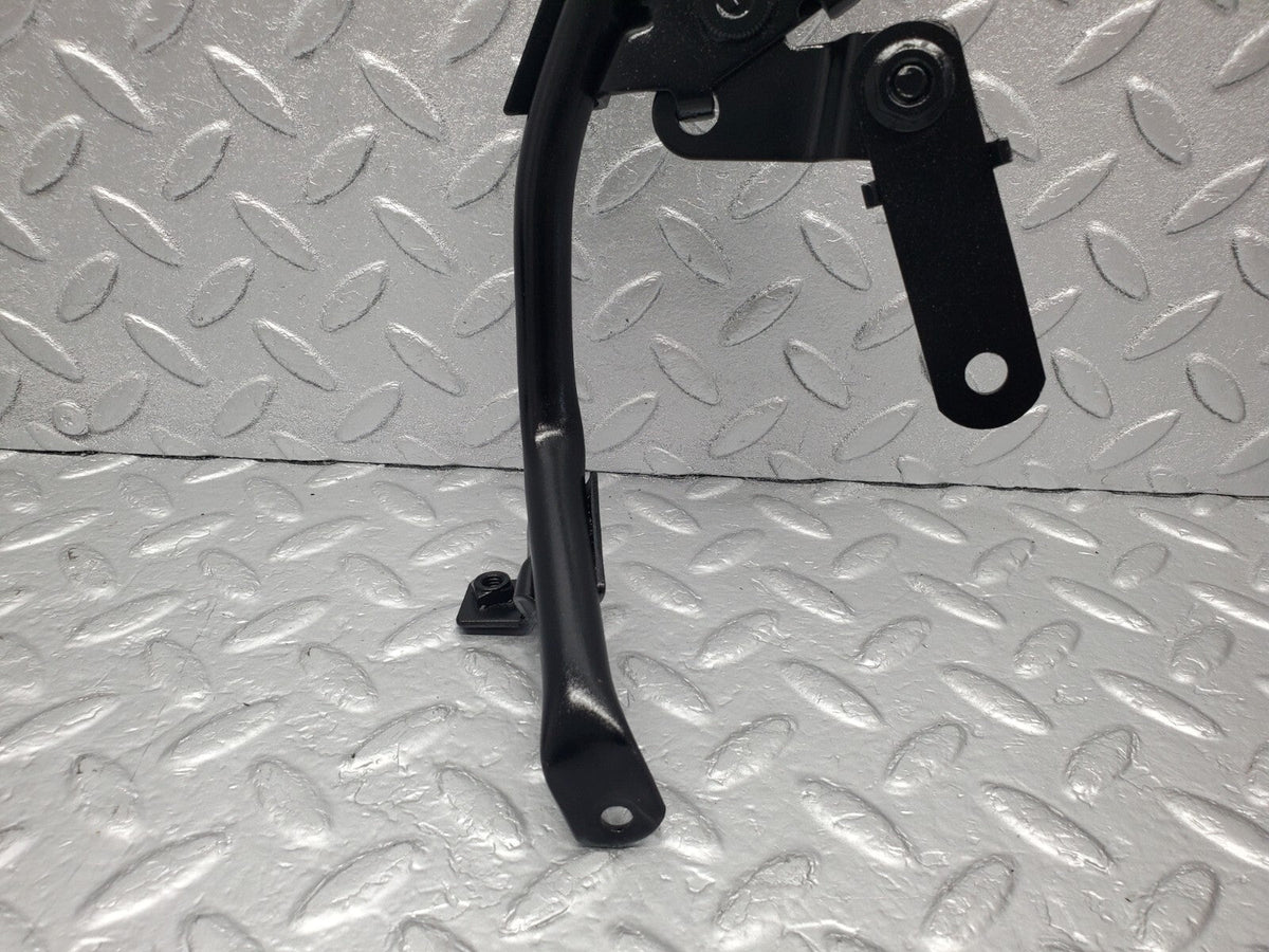 48979 Mercedes-Benz A124 320E Cabriolet Horn Bracket