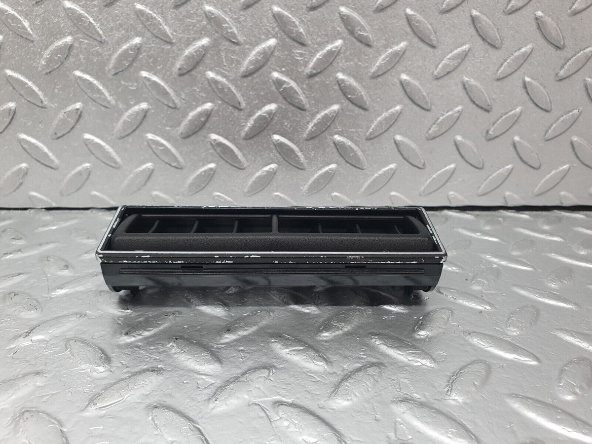 43679 Mercedes-Benz C126 380SEC Coupe Centre Console Air Vent A1268300013