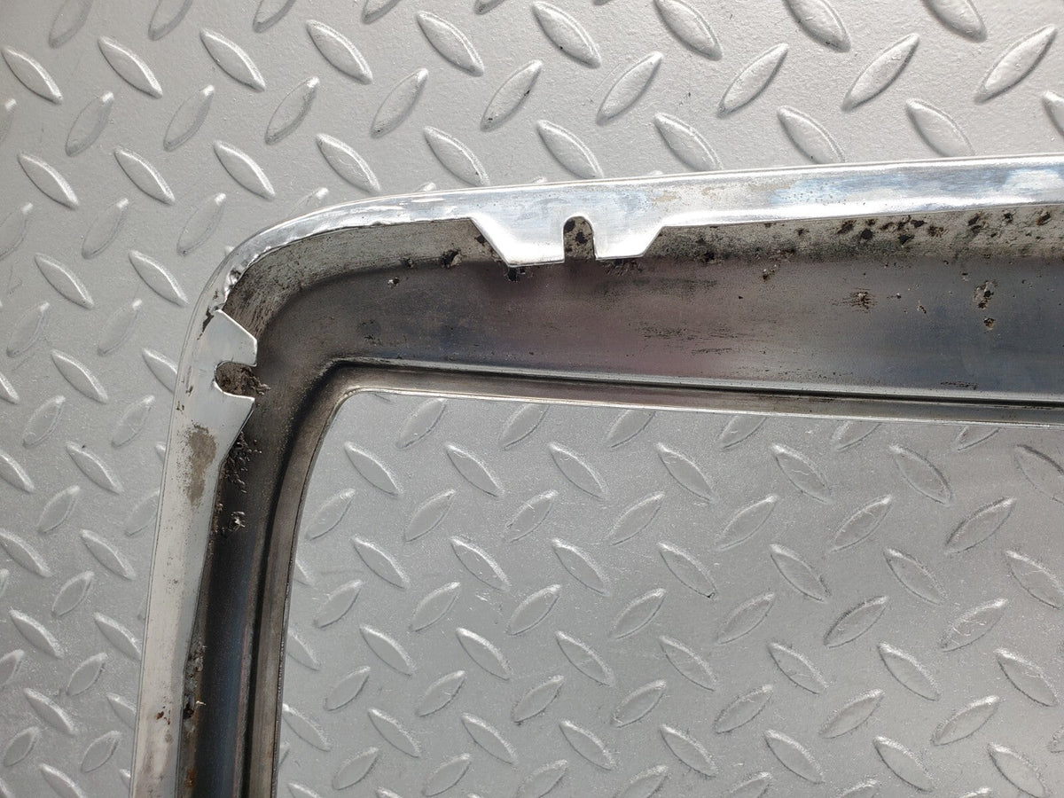 48753 Mercedes-Benz W123 Bonnet Grill Chrome Frame