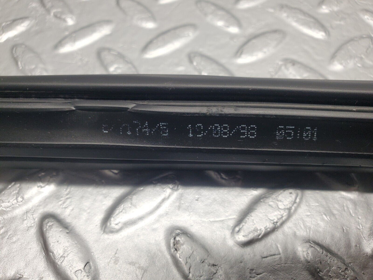 47218 Mercedes-Benz R129 320SL Coupe Front Windscreen Rubber Seal