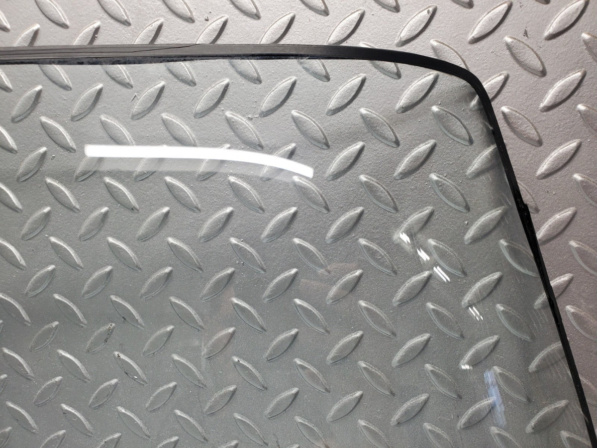 50654 Mercedes-Benz W108 280SE 3.5 Rear Heated Windscreen