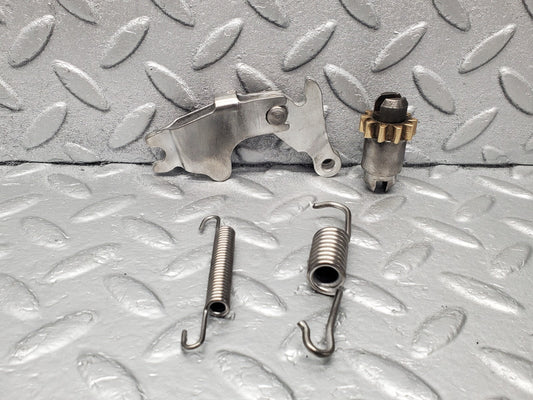 50937 Mercedes-Benz W108 280SE 3.5 Handbrake Shoe Accessory Set
