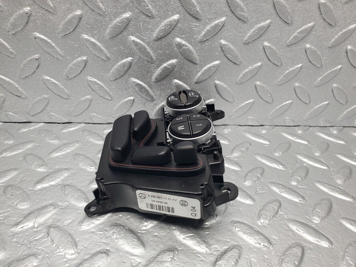 47671 Mercedes-Benz R230 350SL Coupe Electric Seat Switch Control Unit Right A2308211051