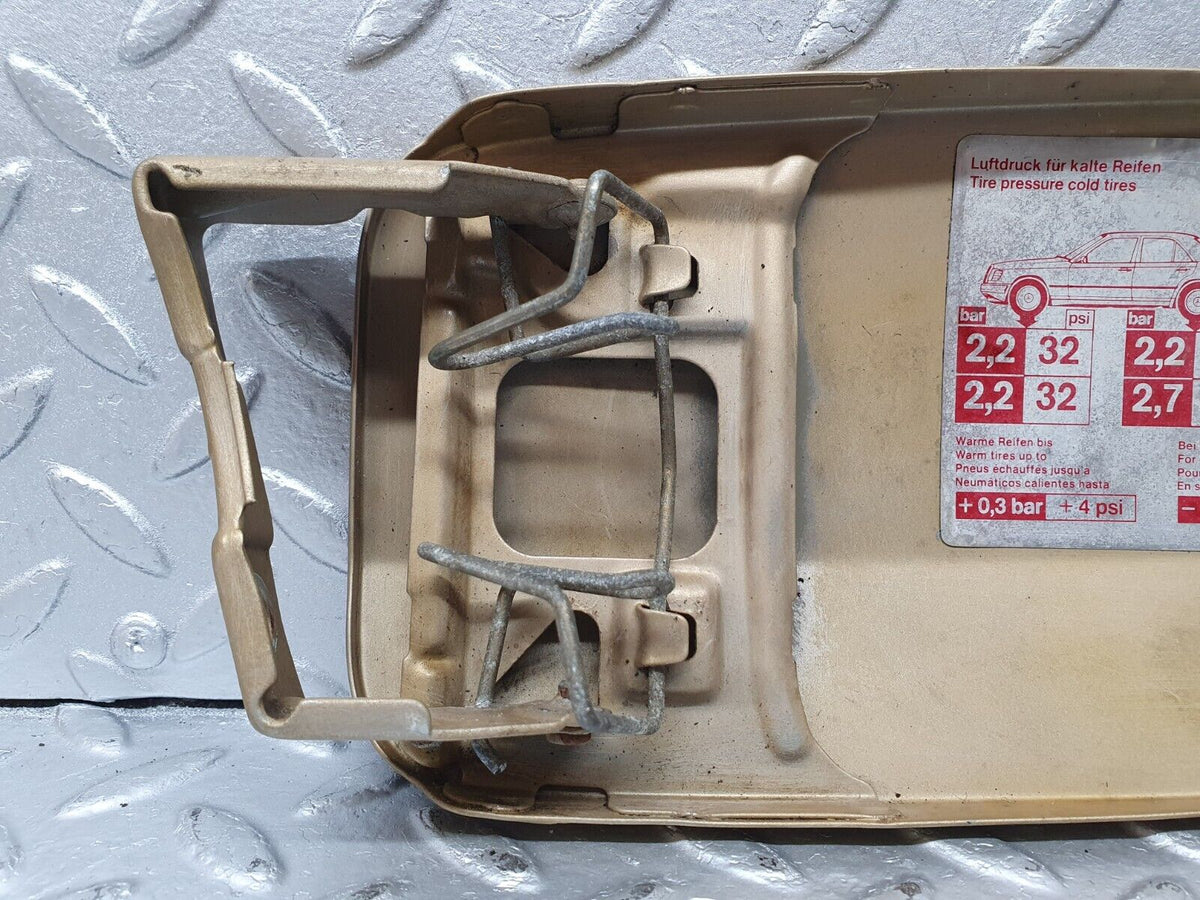 41473 Mercedes-Benz W124 200E Fuel Tank Flap Cap A1245841639