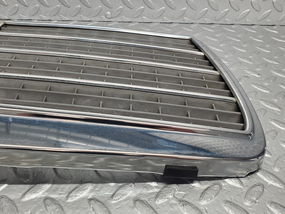 49310 Mercedes-Benz A124 320E Cabriolet Bonnet Grill Chrome A1248880323