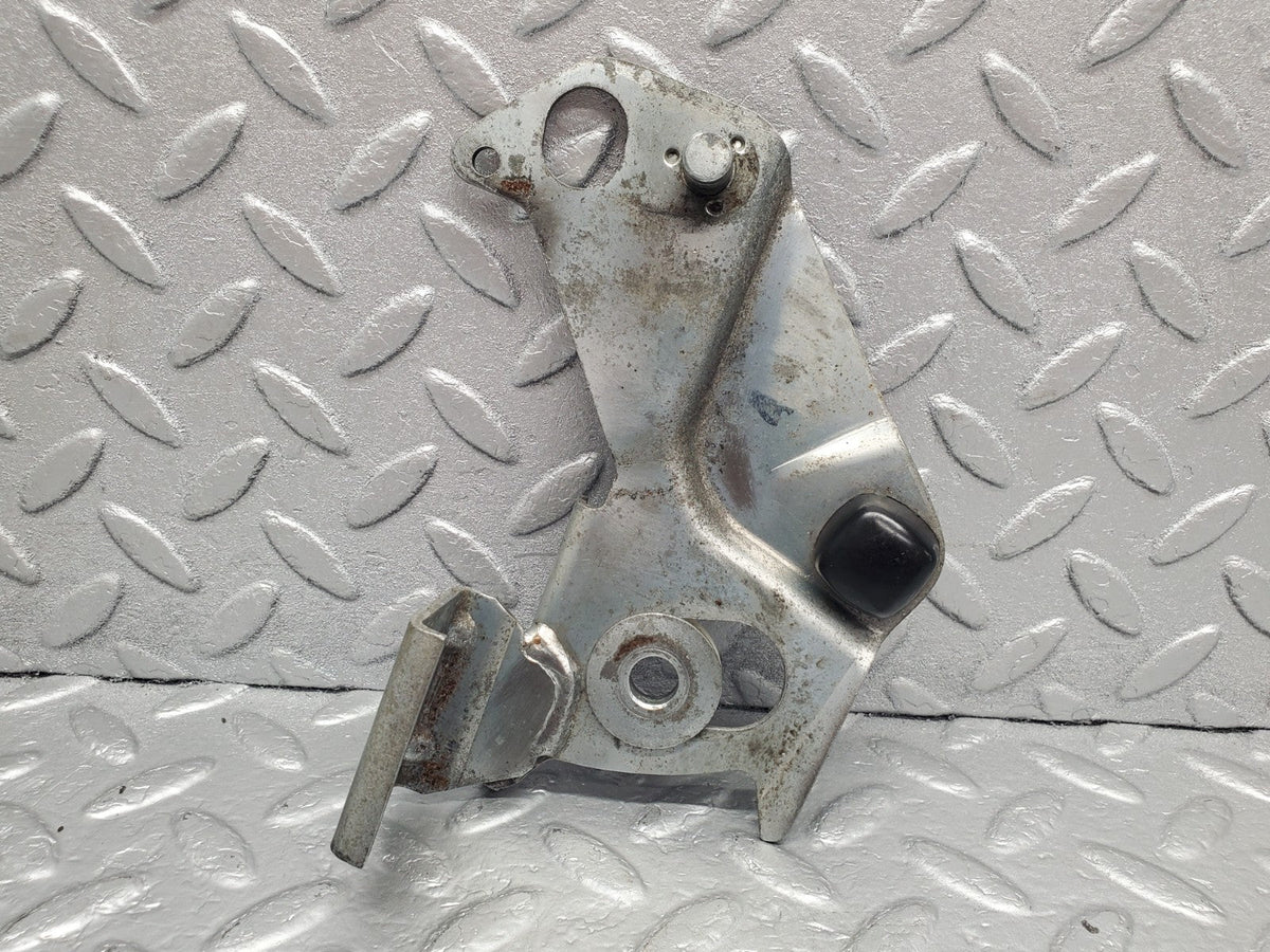 50133 Mercedes-Benz R107 SL Front Right Seat Belt Bracket