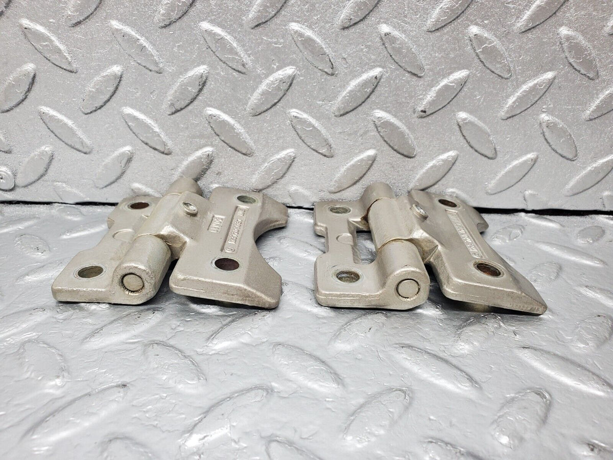 45552 Mercedes-Benz W126 420SE Door Hinge Pair Left Side A1237200037