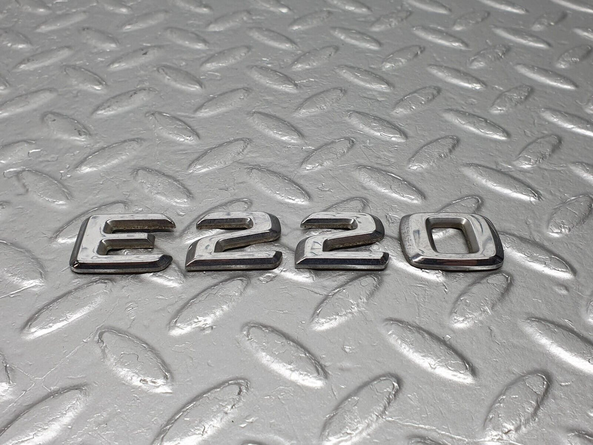 41302 Mercedes-Benz S124 E220 Wagon Trunk Badge Emblem