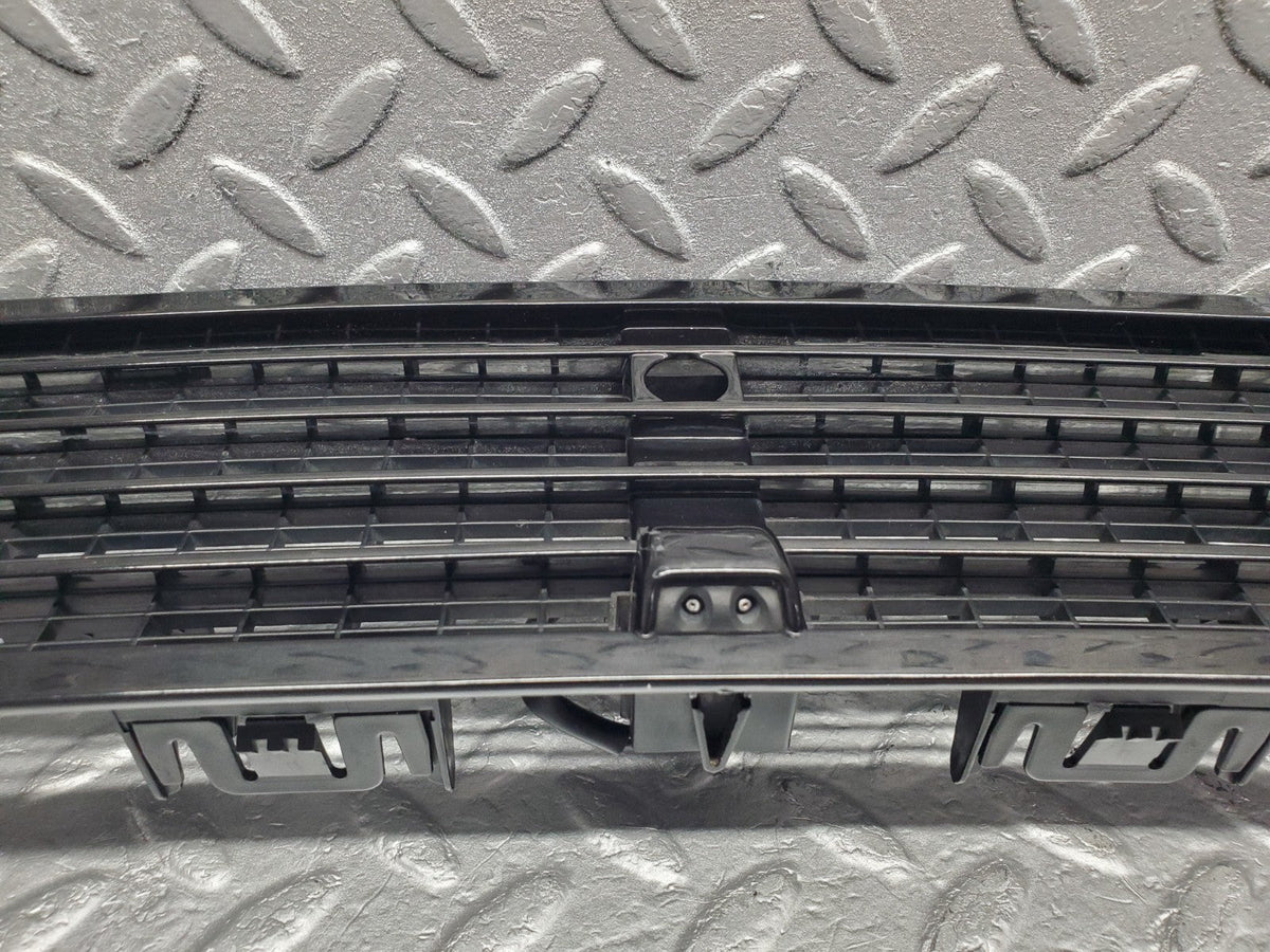 49559 Mercedes-Benz W220 Bonnet Upper Grill & Windscreen Washer Nozzle