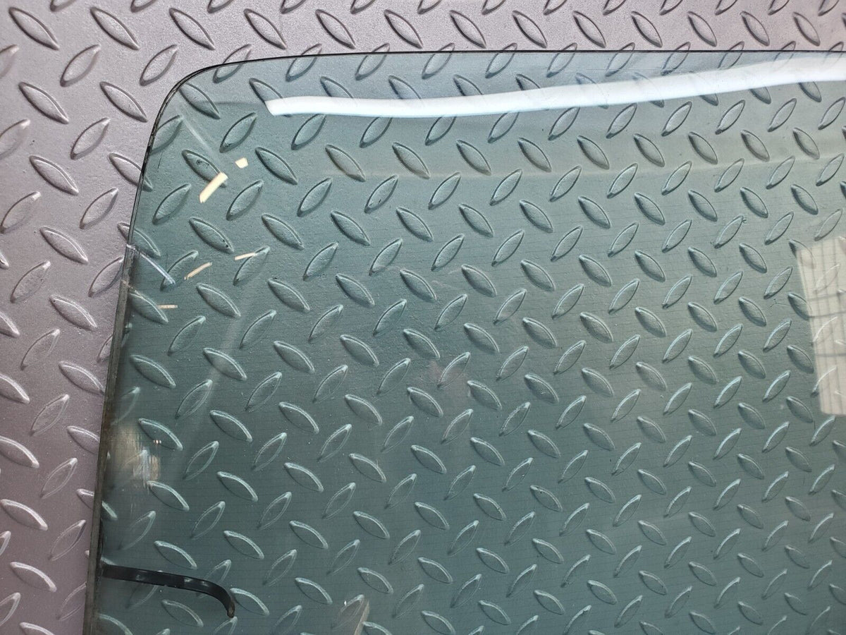 45723 Mercedes-Benz W126 420SE Rear Heated Windscreen Glass