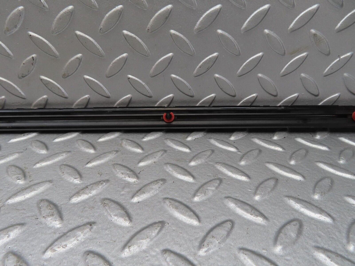 13443 Mercedes-Benz W123 200 Front Right Fender Wing Centre Moulding Trim