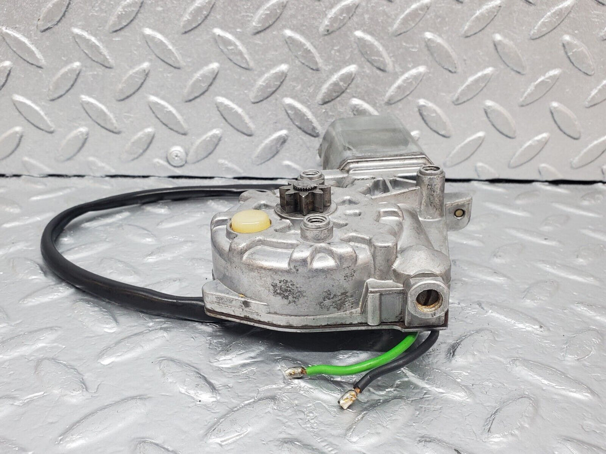 44295 Mercedes-Benz W123 280E Rear Left Window Regulator Motor 0130821017