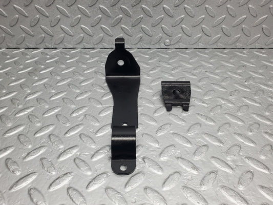 49362 Mercedes-Benz A124 320E Cabriolet Anti Roll Bar Holder Bracket Front Left