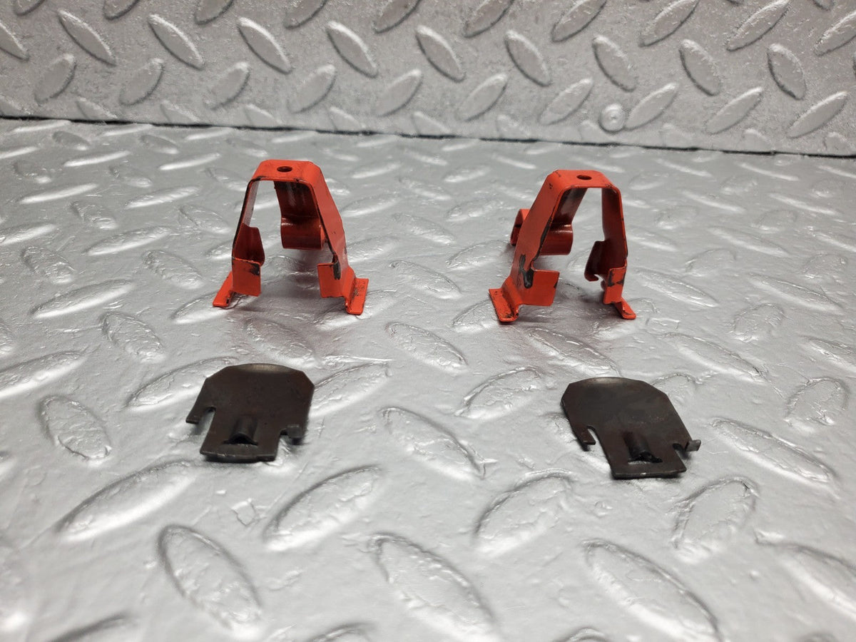 49251 Mercedes-Benz A124 320E Cabriolet Rear Seat Holder 2x