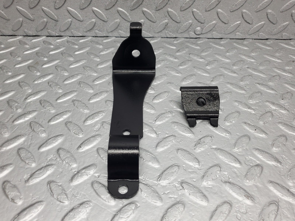 49363 Mercedes-Benz A124 320E Cabriolet Anti Roll Bar Holder Bracket Front Right