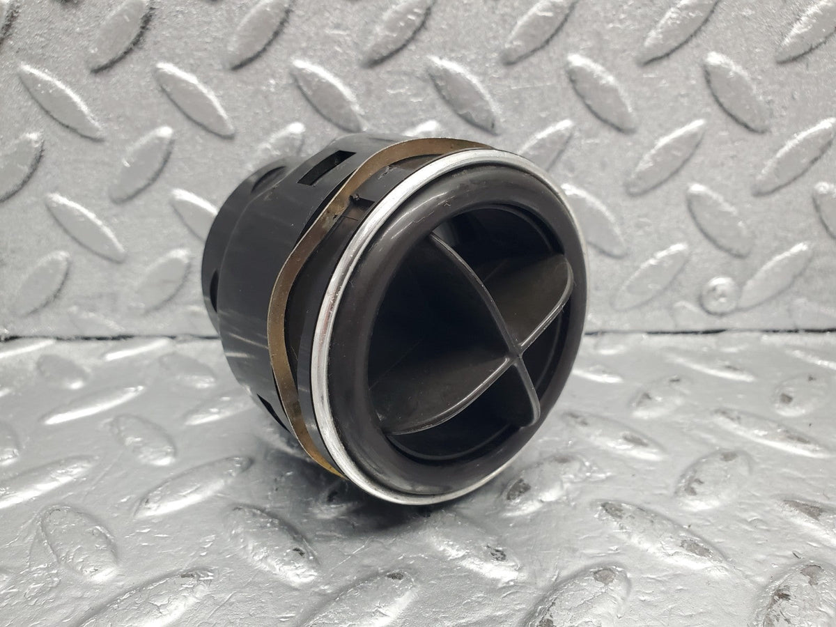 51370 Mercedes-Benz C107 R107 Dashboard Air Vent