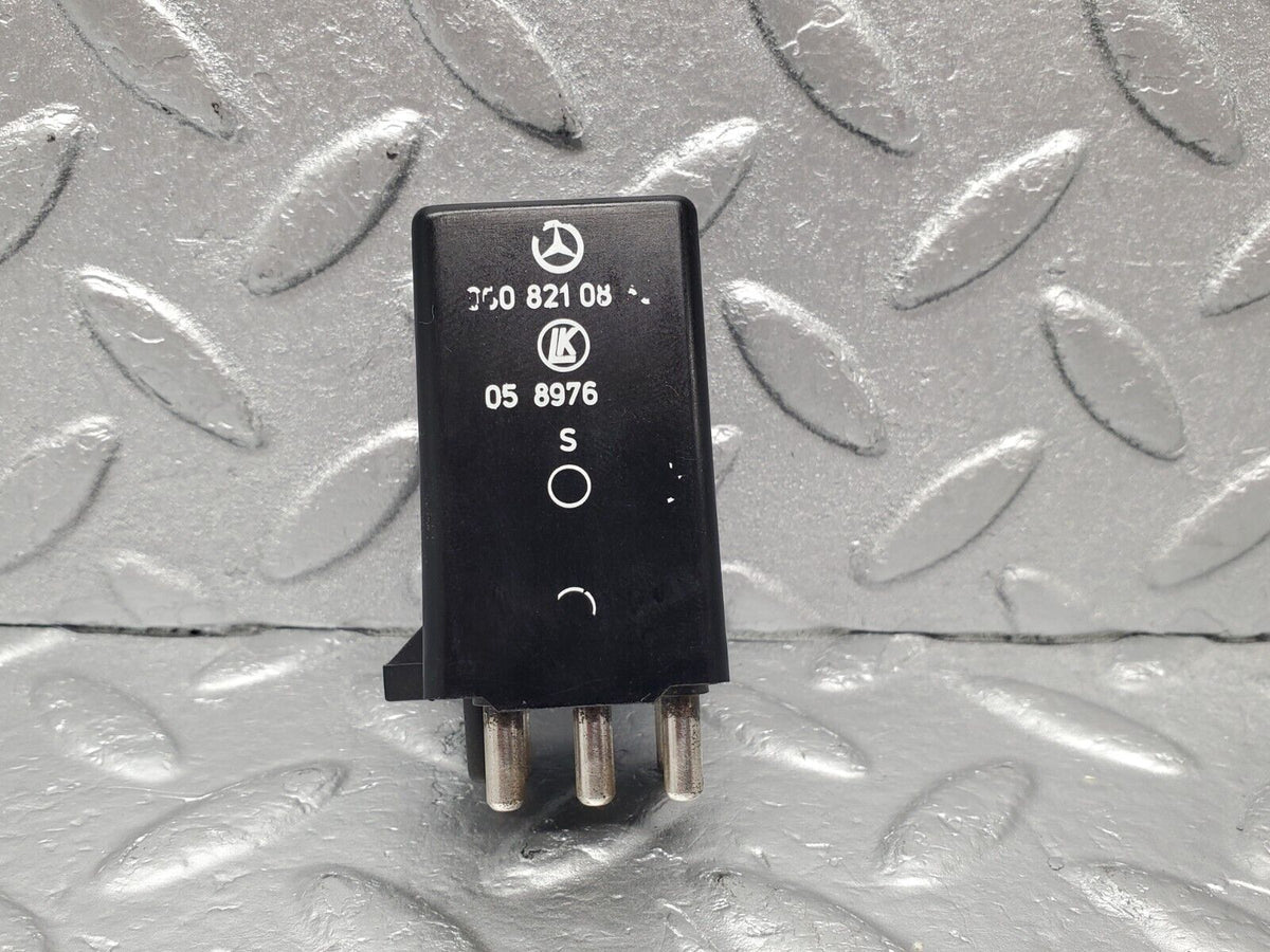 46488 Mercedes-Benz C123 280CE Coupe Intermittent Wiper Relay A0008210863