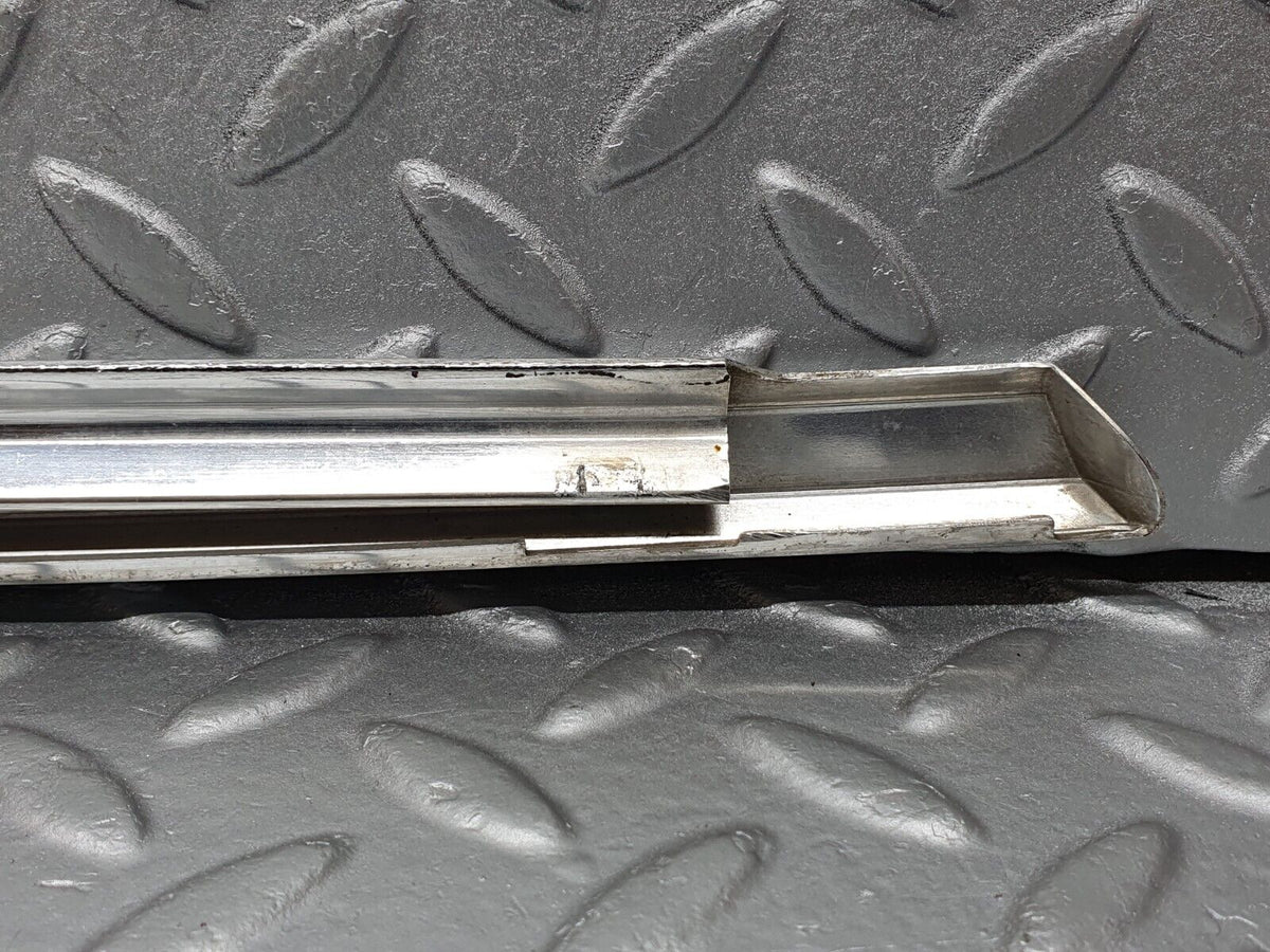 41190 Mercedes-Benz W126 300SE Front Left Door Chrome Moulding Trim