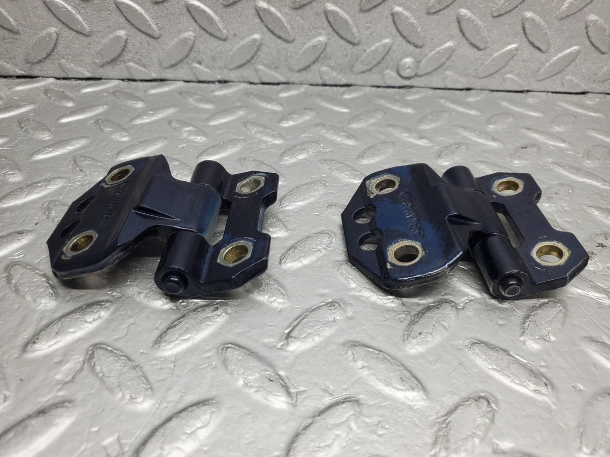 49186 Mercedes-Benz A124 320E Cabriolet Door Hinge Left Side