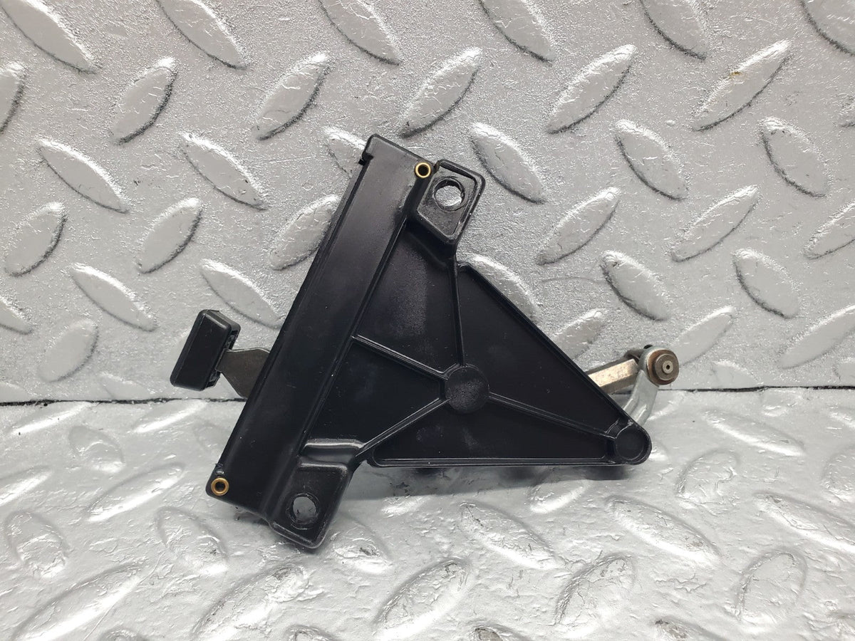 50036 Mercedes-Benz R107 380SL Air Vent Control Lever Centre
