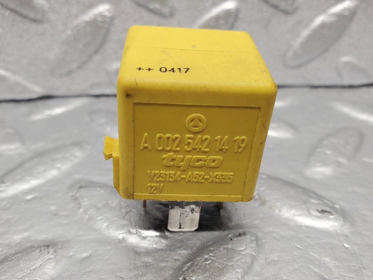 47897 Mercedes-Benz R230 350SL Coupe Multi Purpose Relay A0025421419