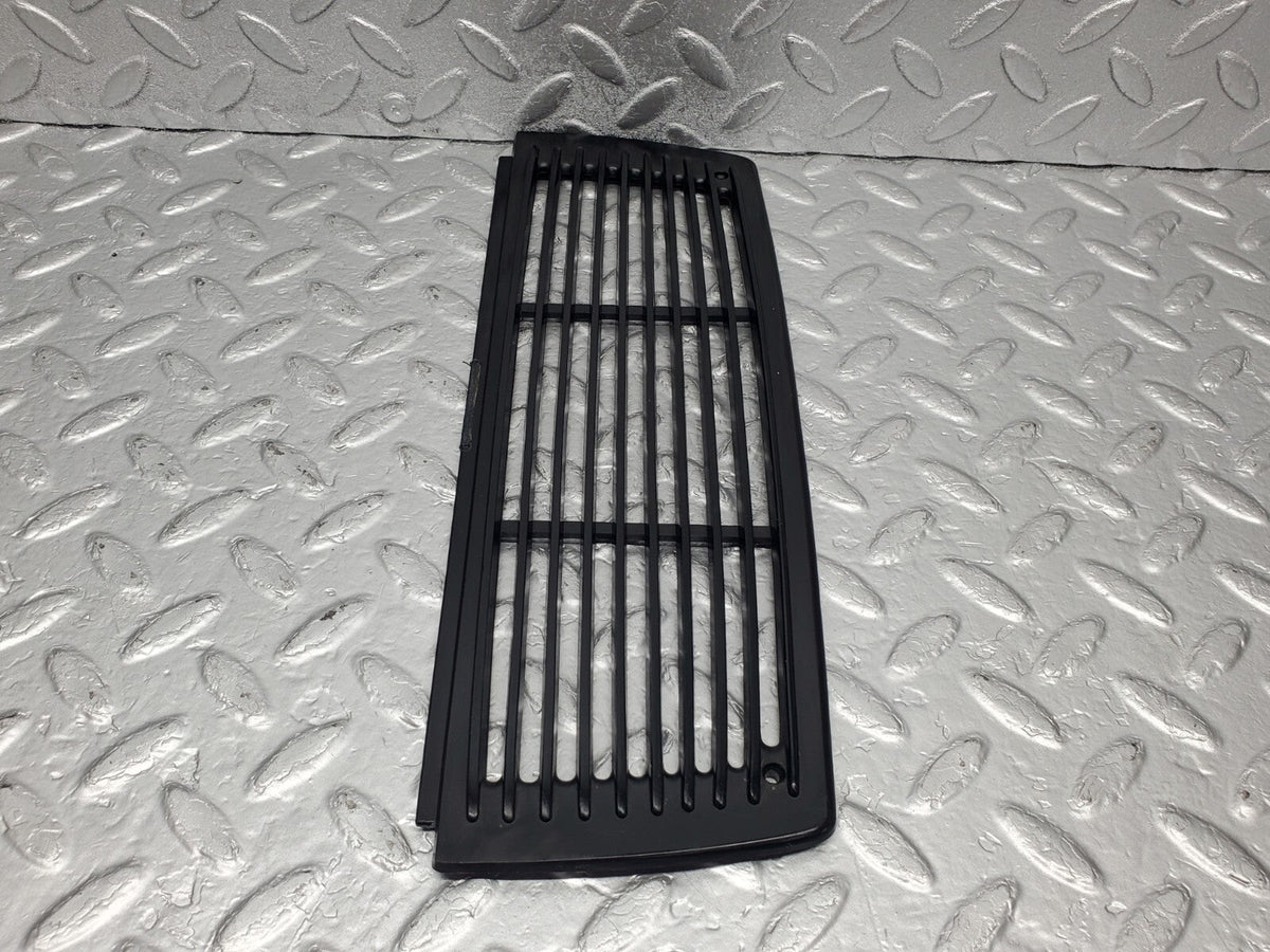 48410 Mercedes-Benz W108 Dashboard Centre Speaker Cover Grill