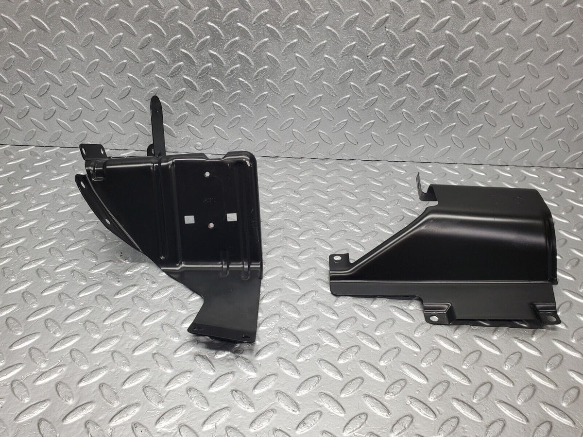 48083 Mercedes-Benz R230 350SL Coupe Rear Right Trunk Bulkhead Firewall Bracket