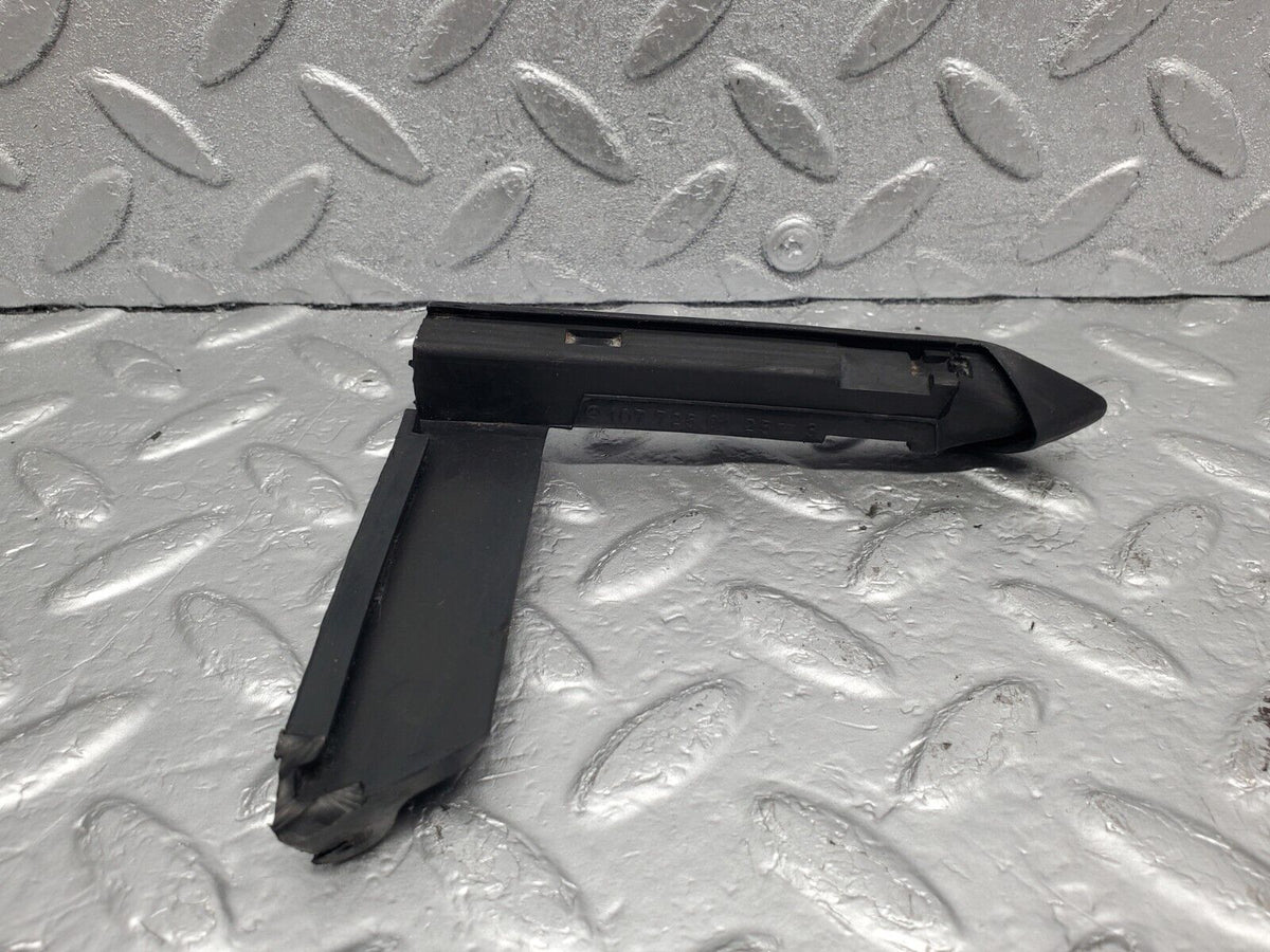 48150 Mercedes-Benz C107 R107 Front Left Rubber Window Guide A1077250125
