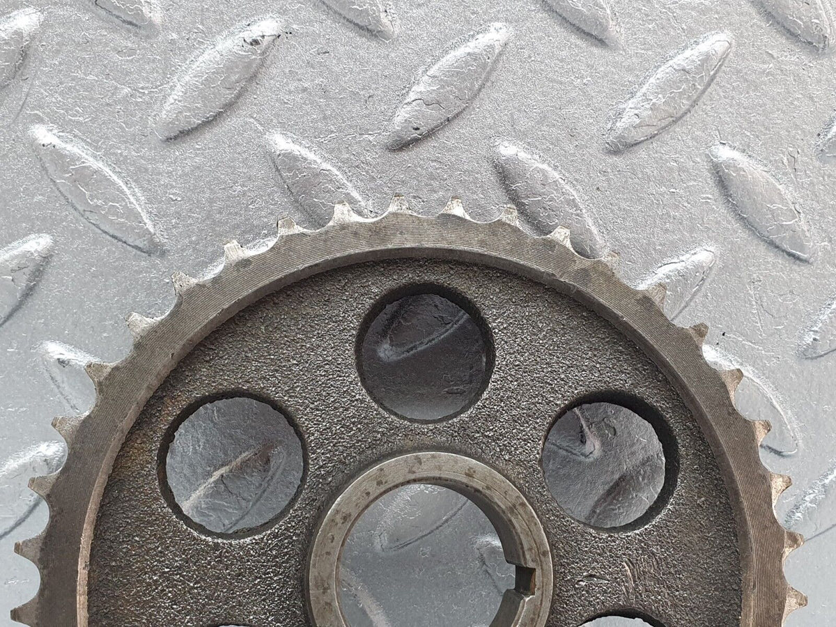 40872 Mercedes-Benz W123 240D Camshaft Timing Gear