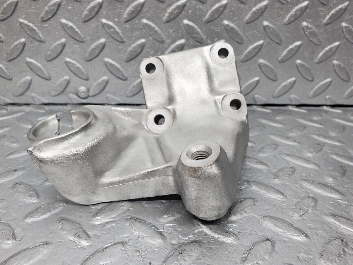 45924 Mercedes-Benz W126 420SE Engine Mount Bracket Right Side A1162235504