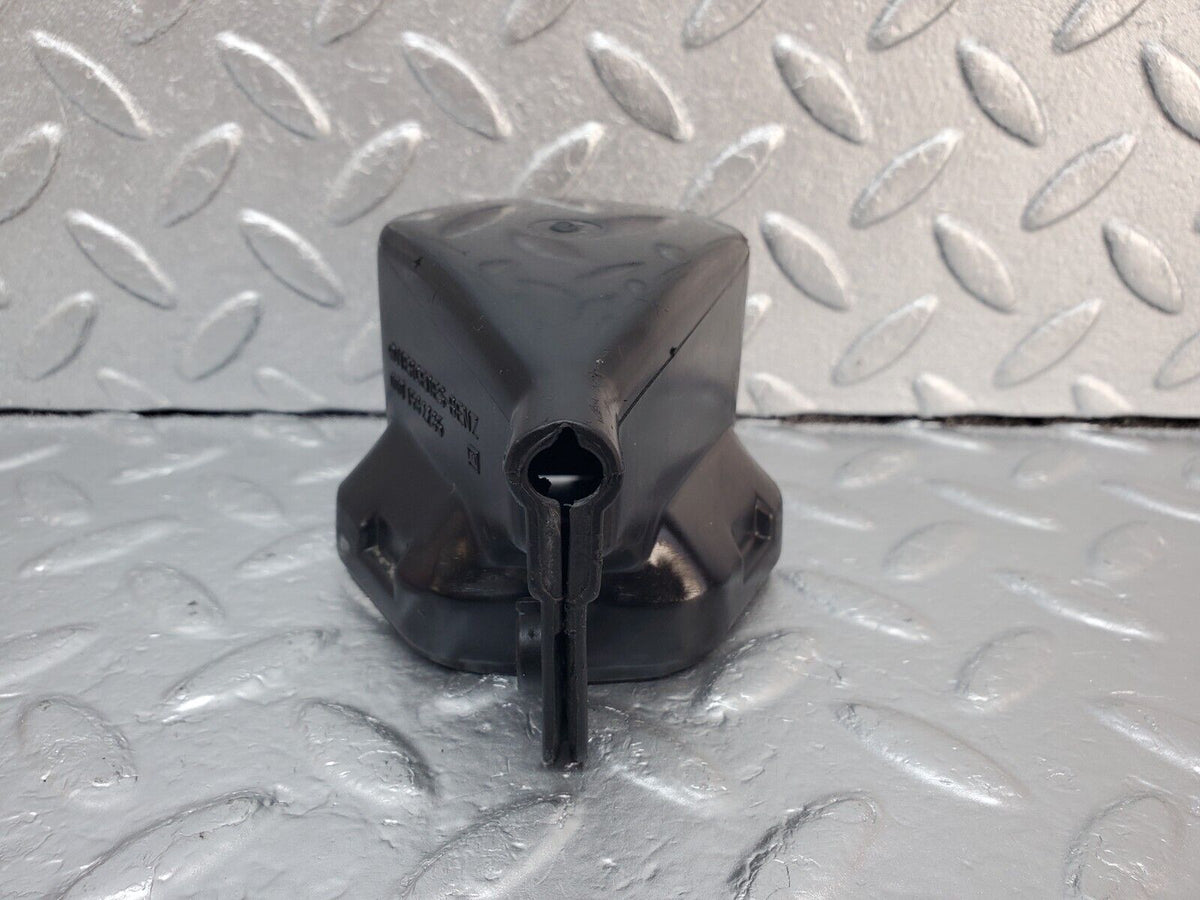 45673 Mercedes-Benz W126 420SE Ignition Coil Cover Cap A0001582285