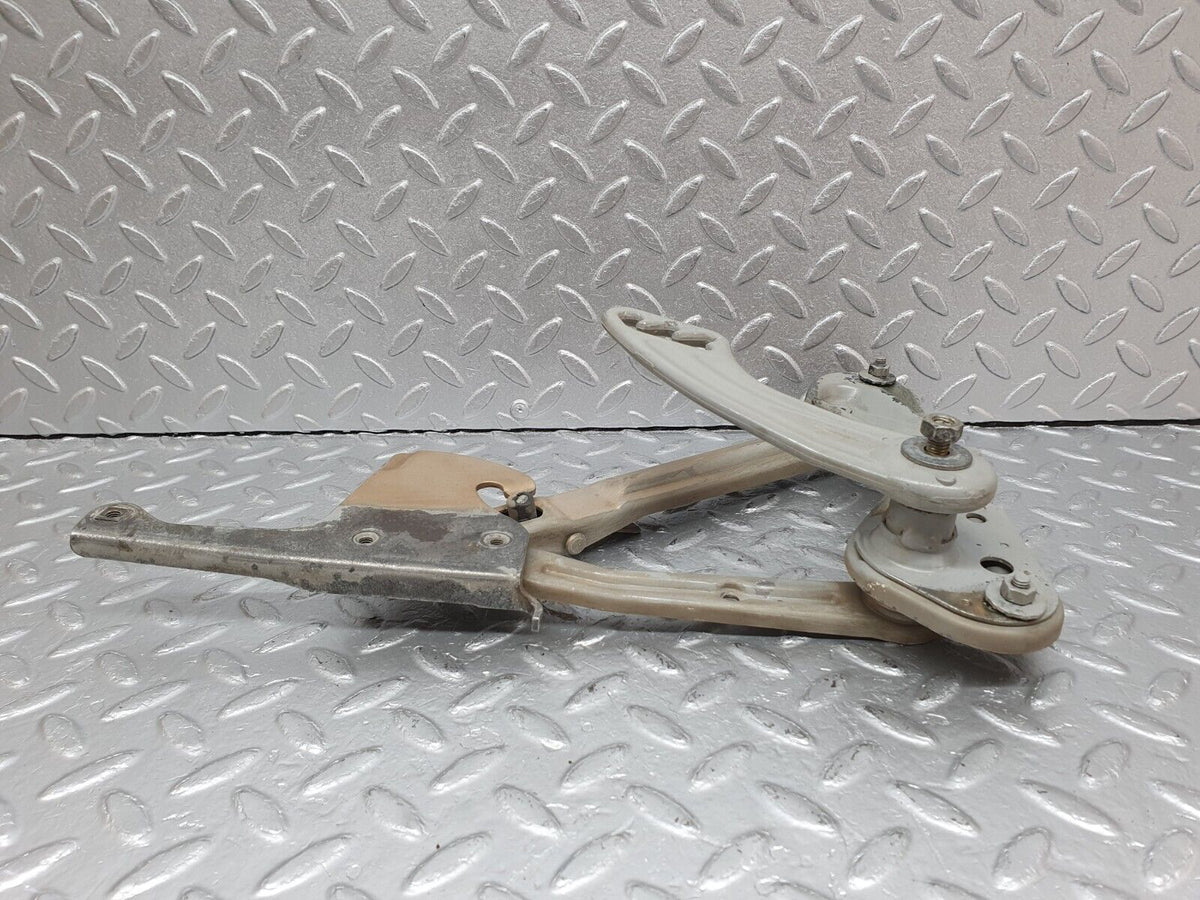 41437 Mercedes-Benz W124 200E Bonnet Hinge Right Side A1248800228 A1248871074