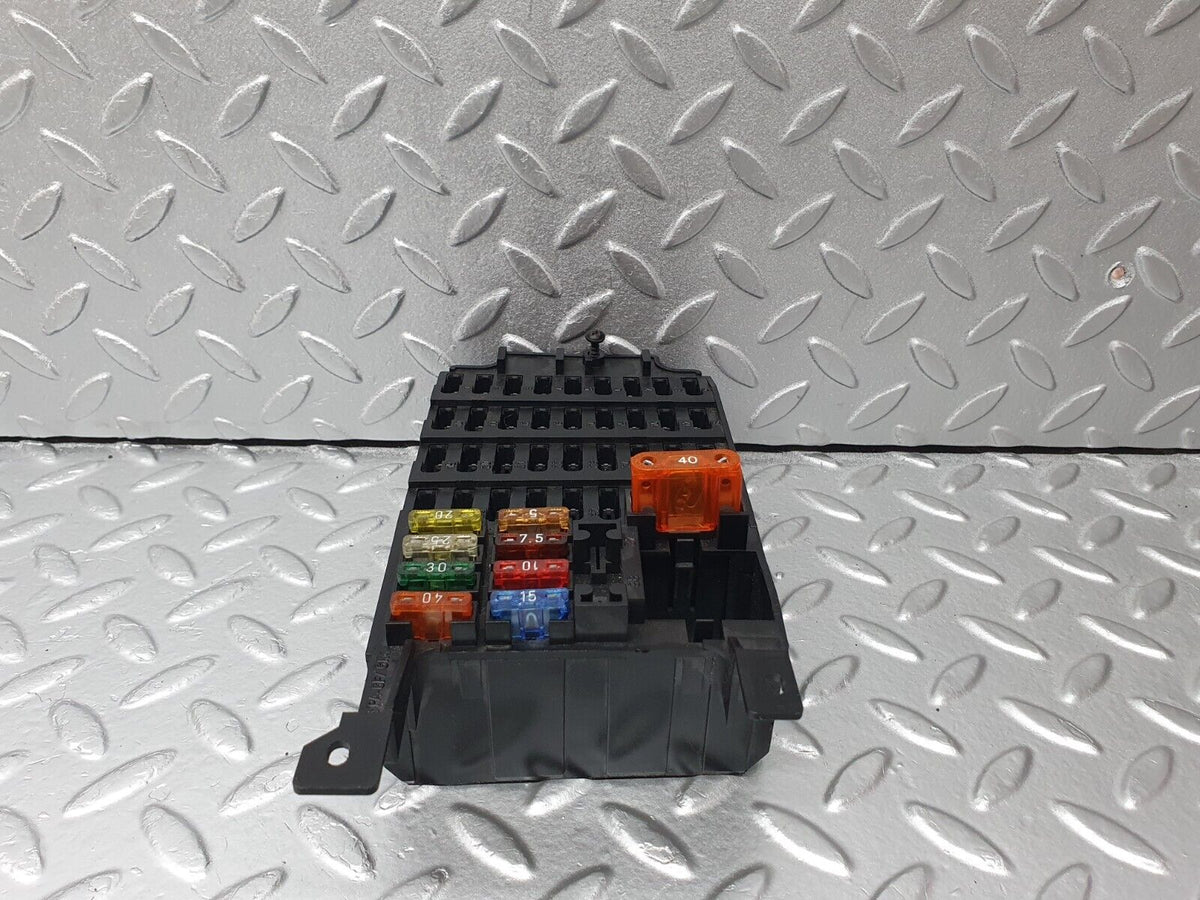 41816 Mercedes-Benz W202 C200 Fuse Box A2085450140