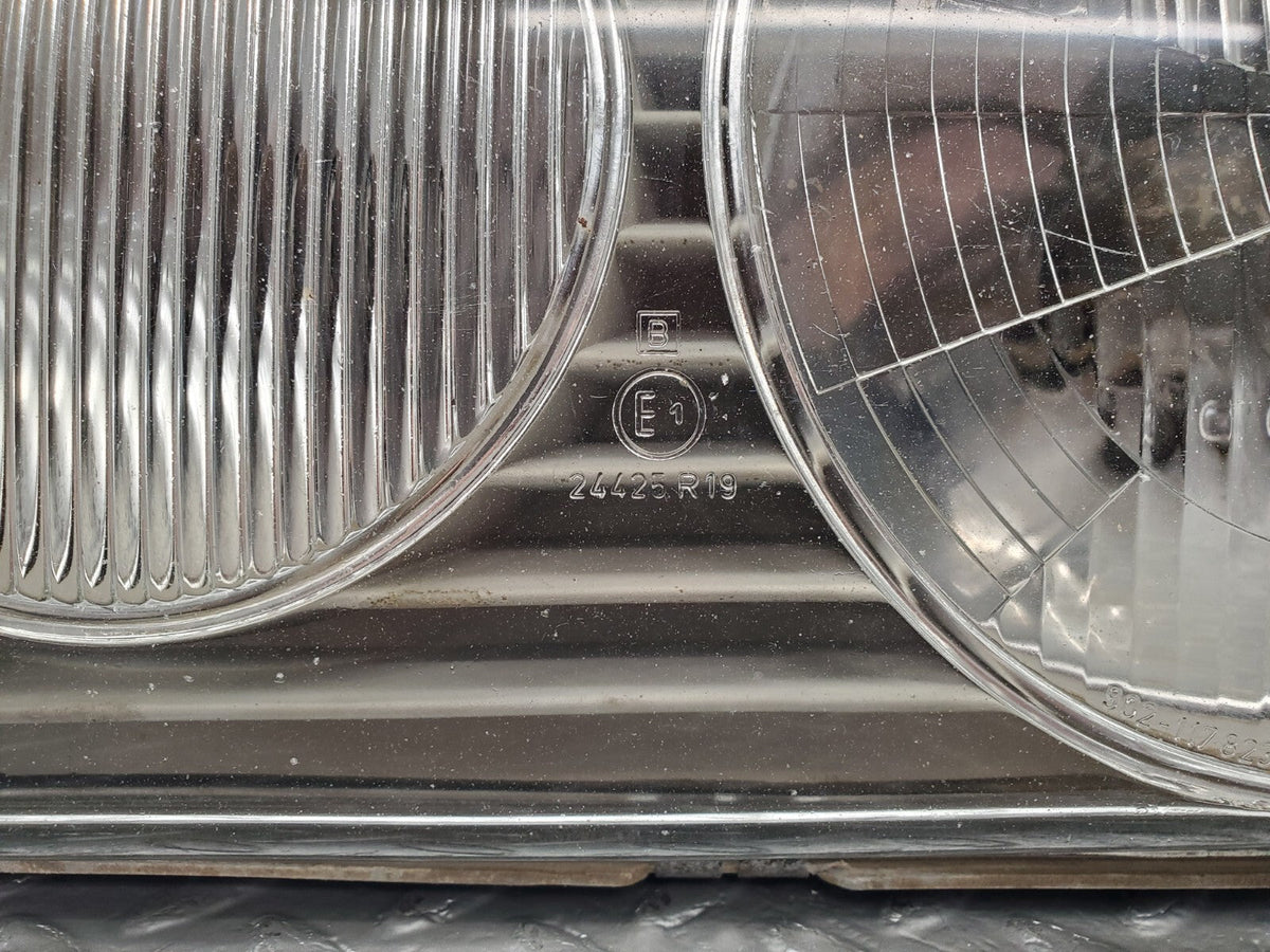 48727 Mercedes-Benz W123 Headlight Left Side Hella 117683-00 LI