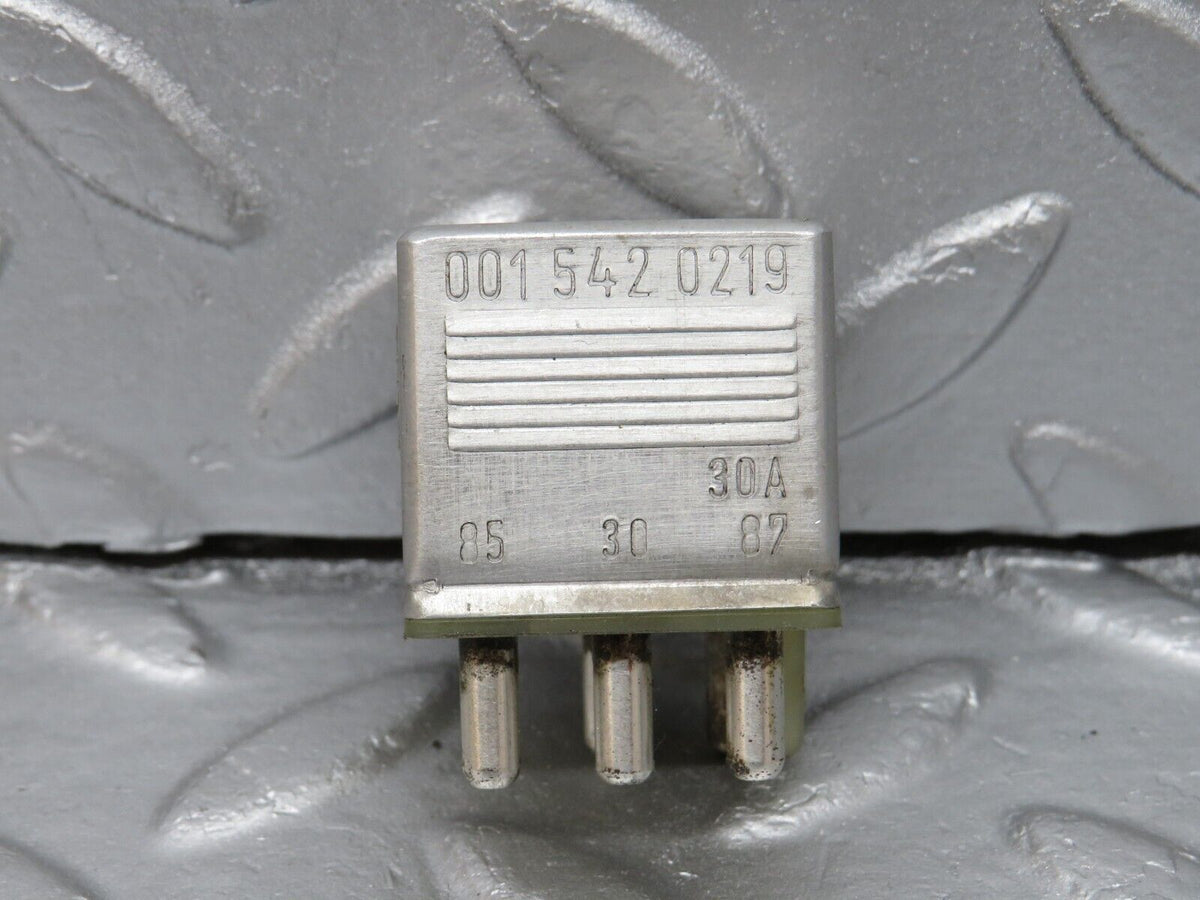 40687 Mercedes-Benz W123 300D Multi Purpose Relay A0015420219