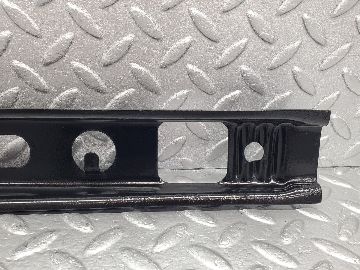 48760 Mercedes-Benz W123 Front Bumper Centre Bracket