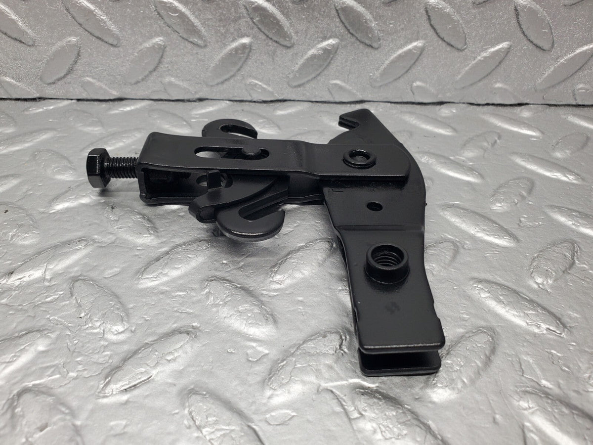 48999 Mercedes-Benz A124 320E Cabriolet Handbrake Adjusting Handbrake Regulator
