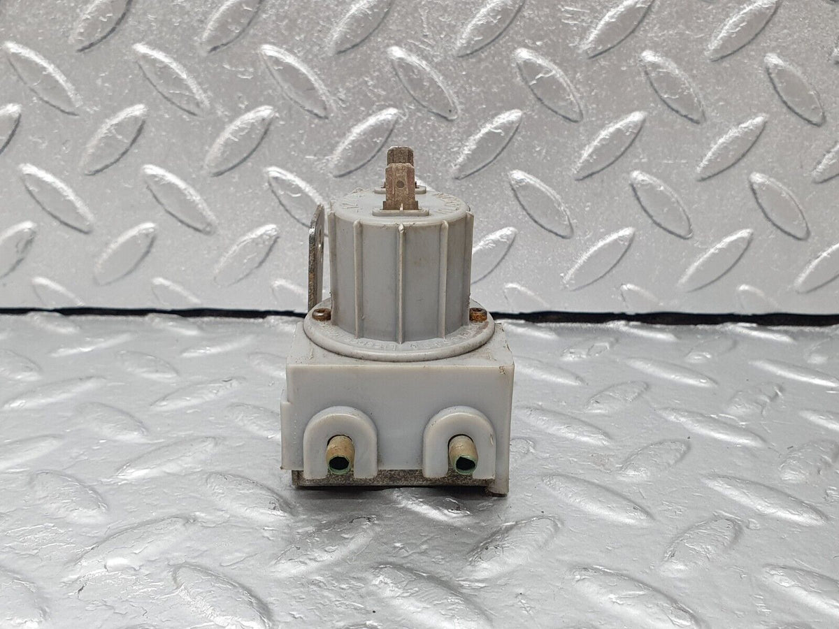 43124 Mercedes-Benz W108 280SE Windscreen Washer Pump