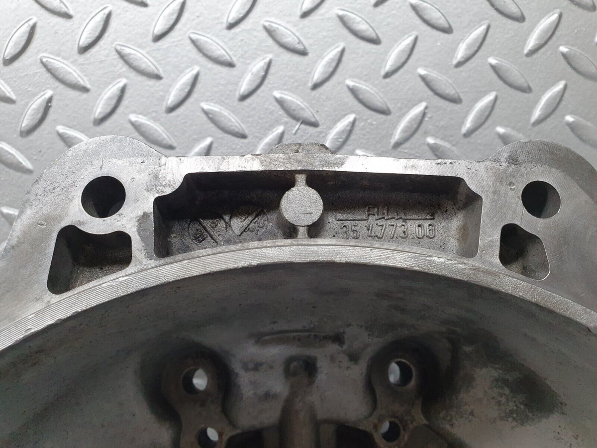 41322 Mercedes-Benz W123 300D Automatic Gearbox Bell Housing 722.118 A1152571301