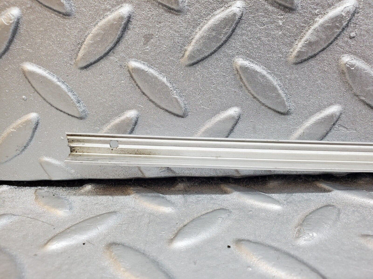 45982 Mercedes-Benz W126 420SE Sunroof Chrome Trim