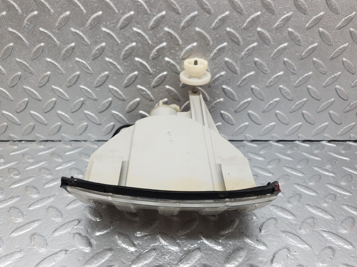43700 Mercedes-Benz C126 380SEC Coupe Indicator Light Front Right 318-53454B