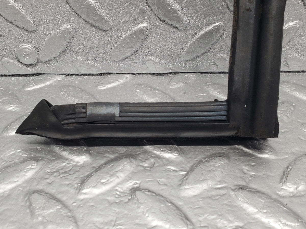 48221 Mercedes-Benz C107 R107 Front Right Rubber Window Guide A1077250225