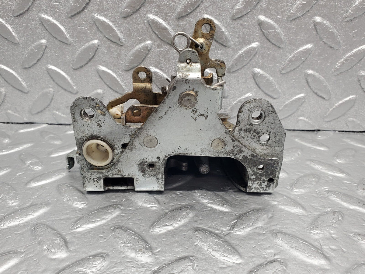 48626 Mercedes-Benz W123 Front Right Door Lock Mechanism