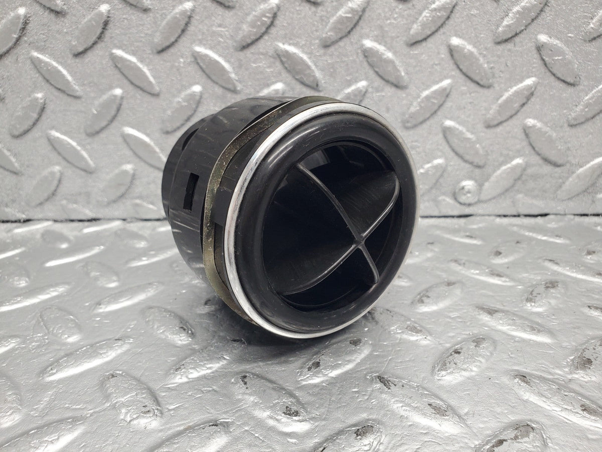 51367 Mercedes-Benz C107 R107 Dashboard Air Vent