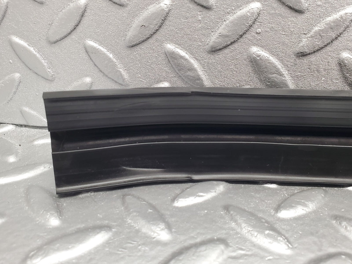 48761 Mercedes-Benz W123 Front Bumper Rubber