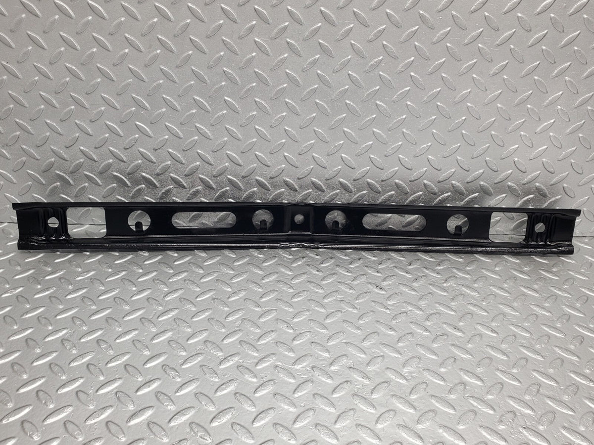 48760 Mercedes-Benz W123 Front Bumper Centre Bracket